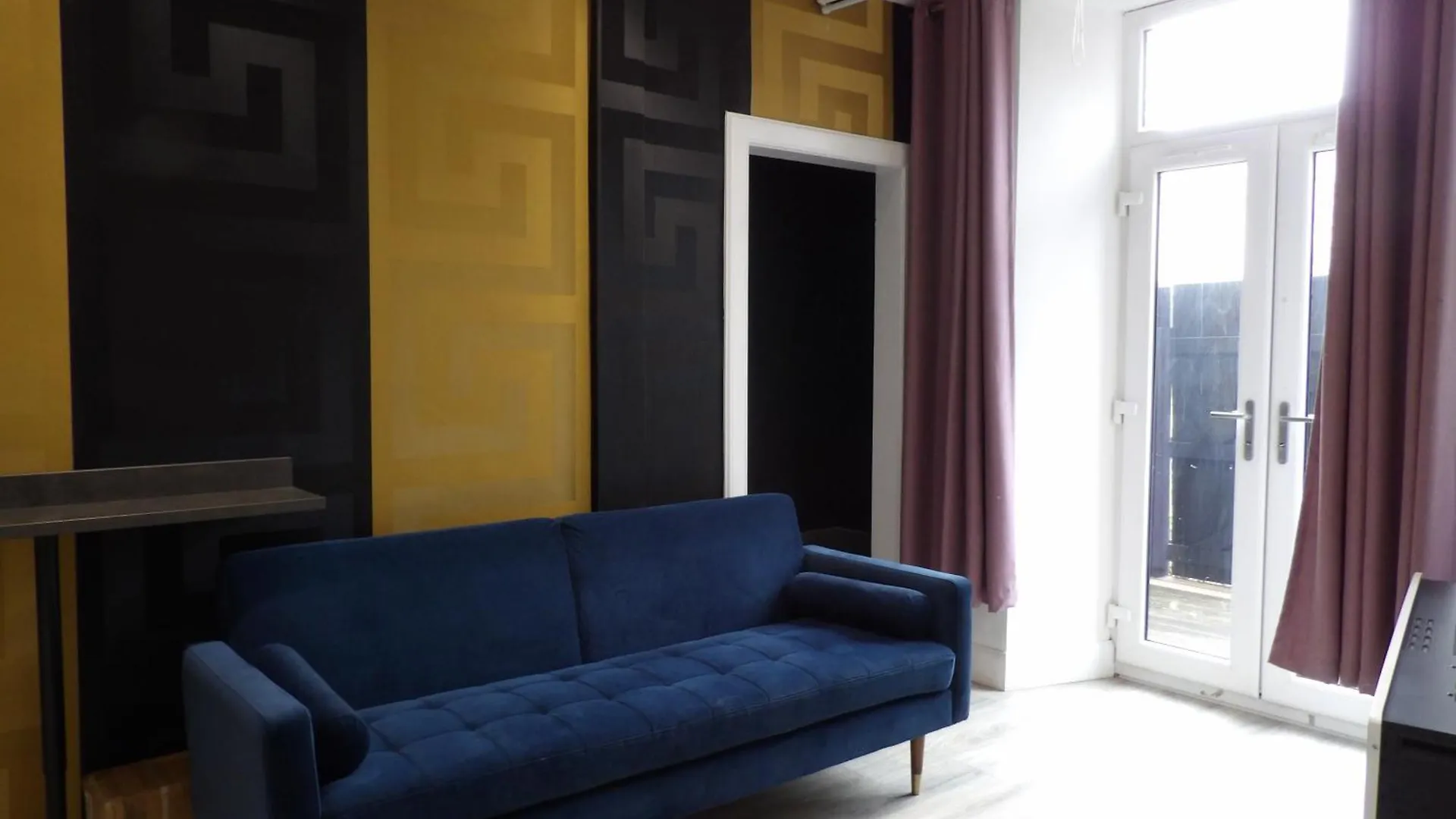 Ground Floor Flat With Patio And Hot Tub Near Murrayfield Stadium Edinburgh Apartman