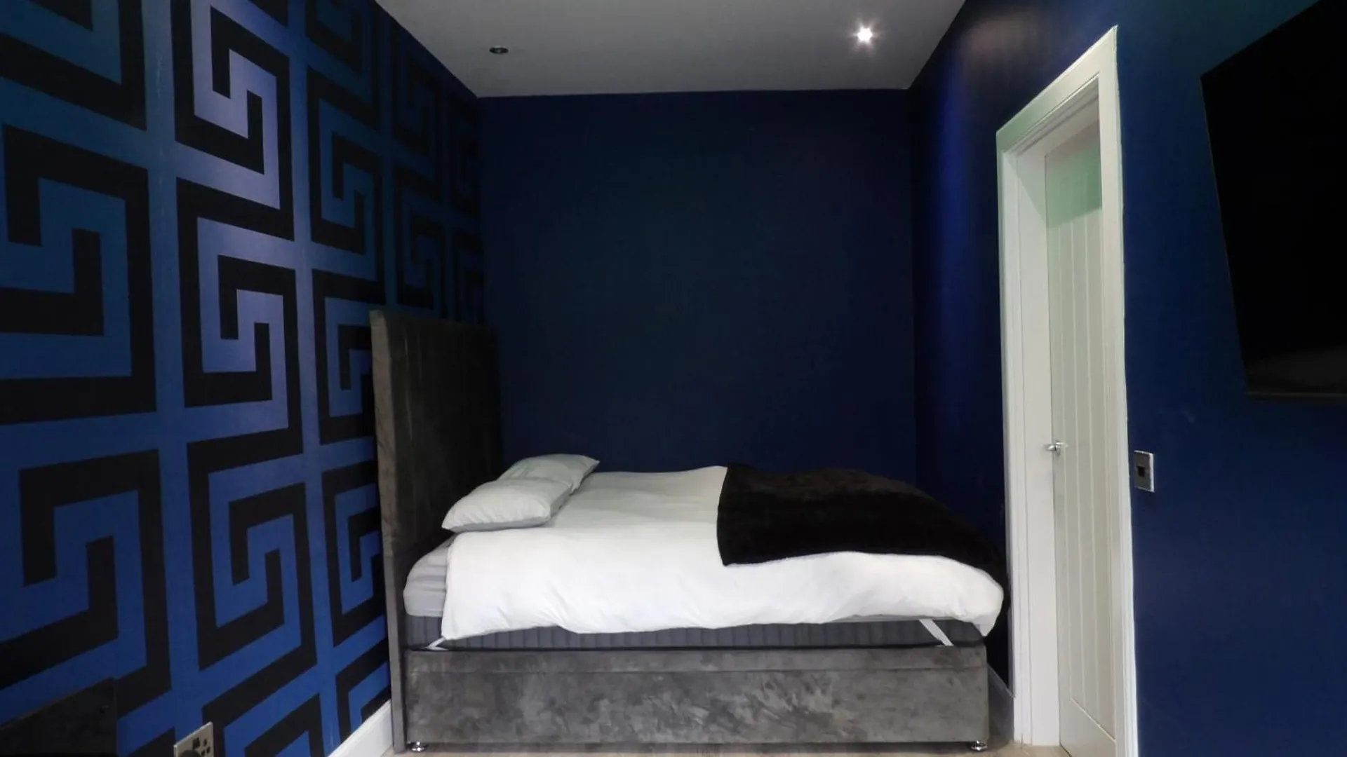 Ground Floor Flat With Patio And Hot Tub Near Murrayfield Stadium Edinburgh